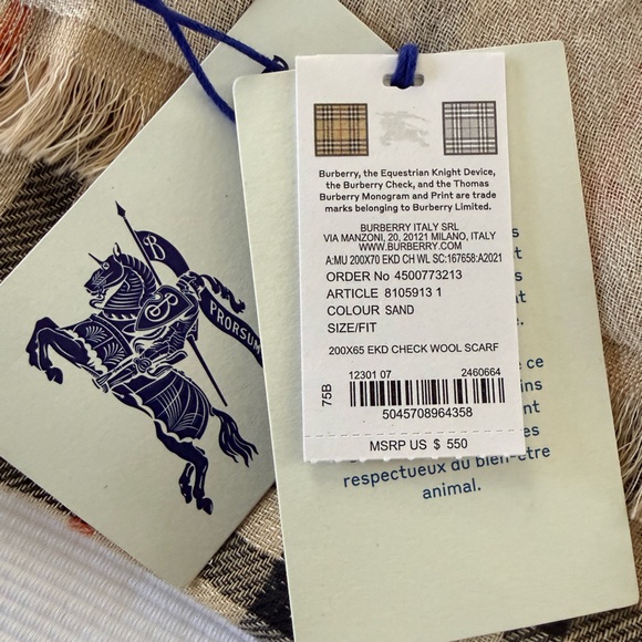 Burberry Beige and Black Check Wool Scarf with Logo Tag new with tags - Picture 2 of 9